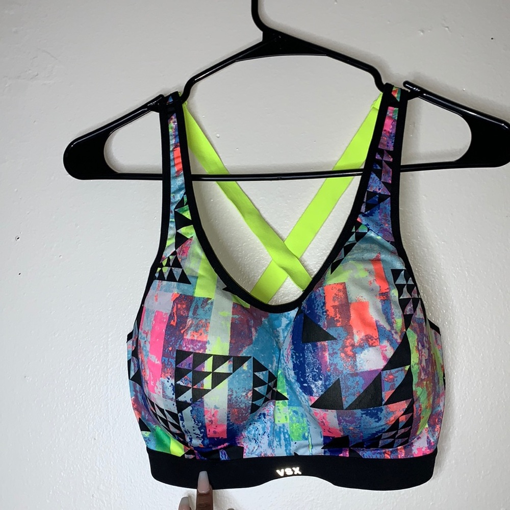 Colorful cup padding sports bra